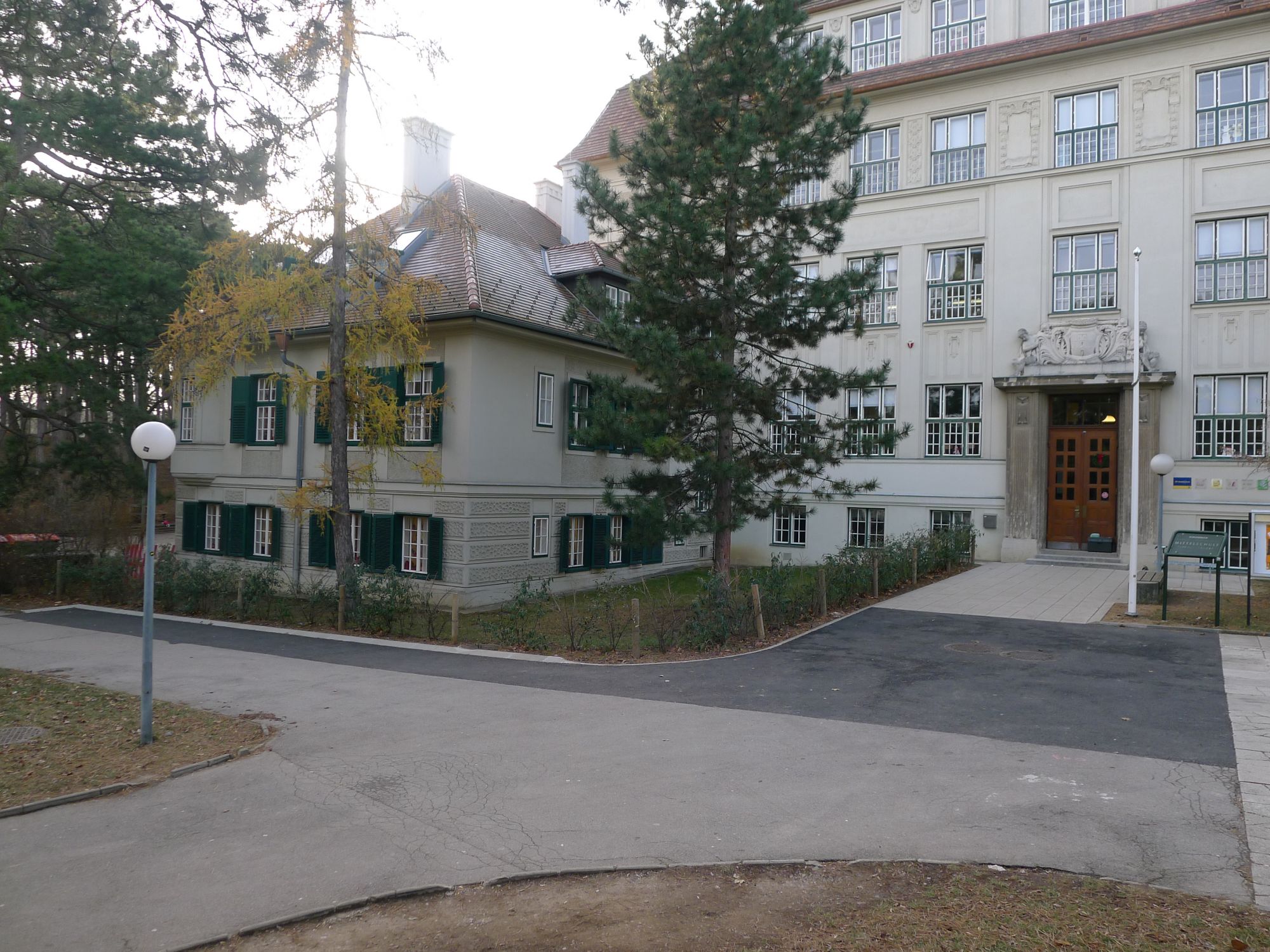 vorplatz-nms-perchtoldsdorf-02